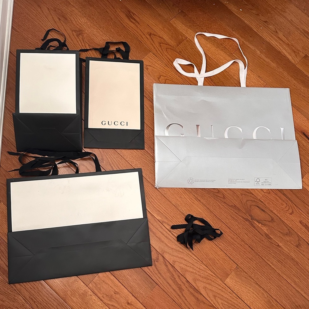 Gucci Paper Shopping Bags - Picture 2 of 12